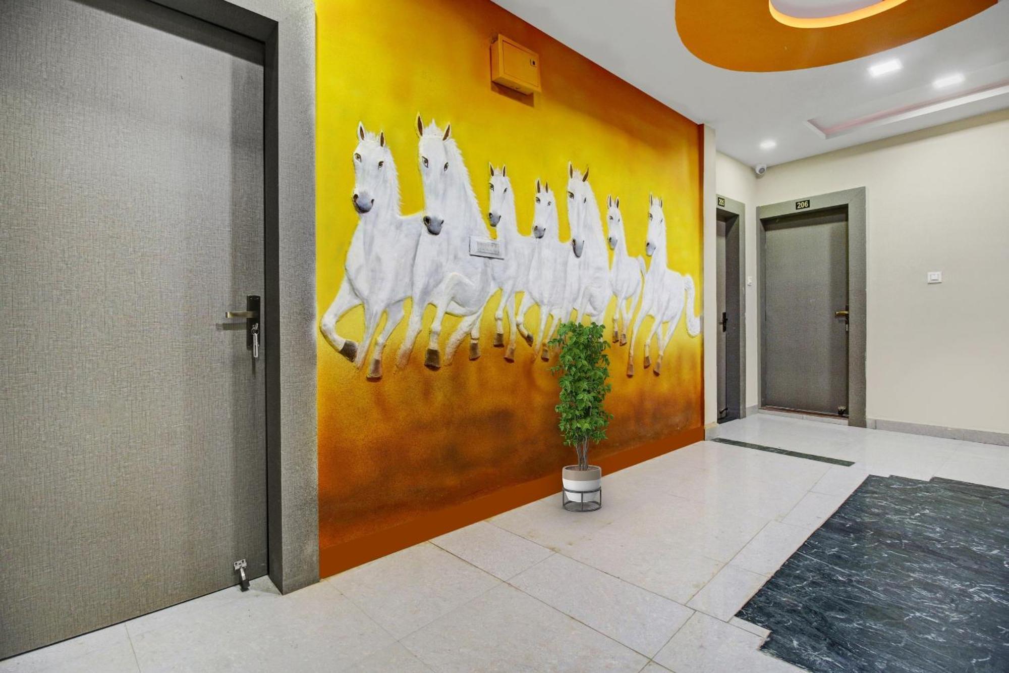 Super Collection O The Wishtler Hotel Bhopal Exterior photo